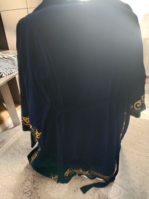 Продам чапан новый