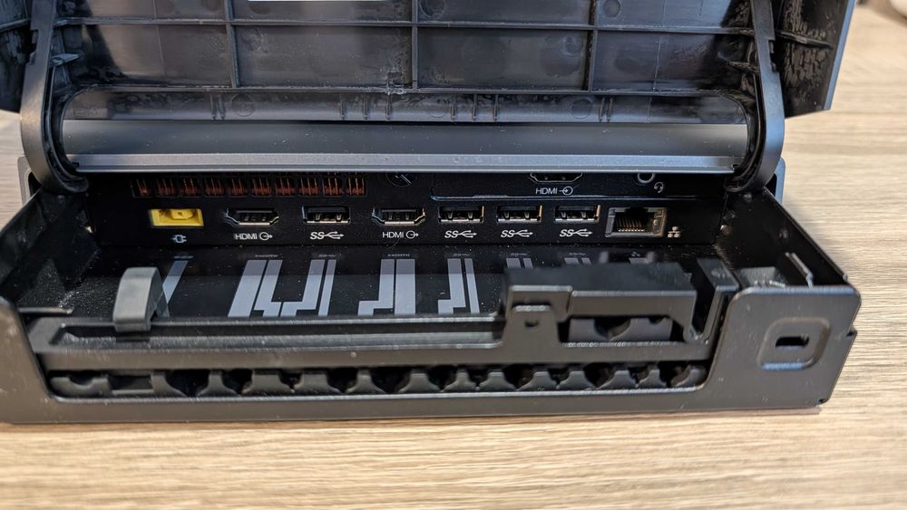 Lenovo ThinkSmart Hub 500 (i5, 8GB RAM, 128GB SSD) - Ecran spart