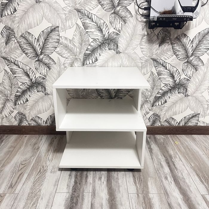 Полки напольные под телевизор,самовывоз