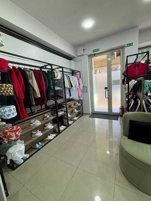 Mobilier magazin, stendere, umerase, sistem video si alarma