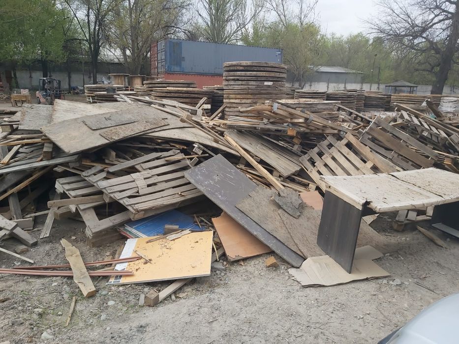 Старые палеты на дрова