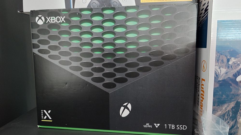 Xbox X + контролери