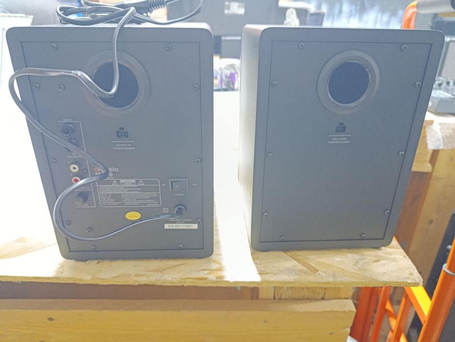 Продам студийные мониторы Artesia m230