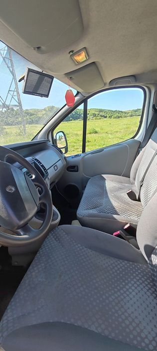 Vând Renault Trafic