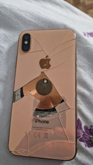 Продам айфон хs  на запчасти