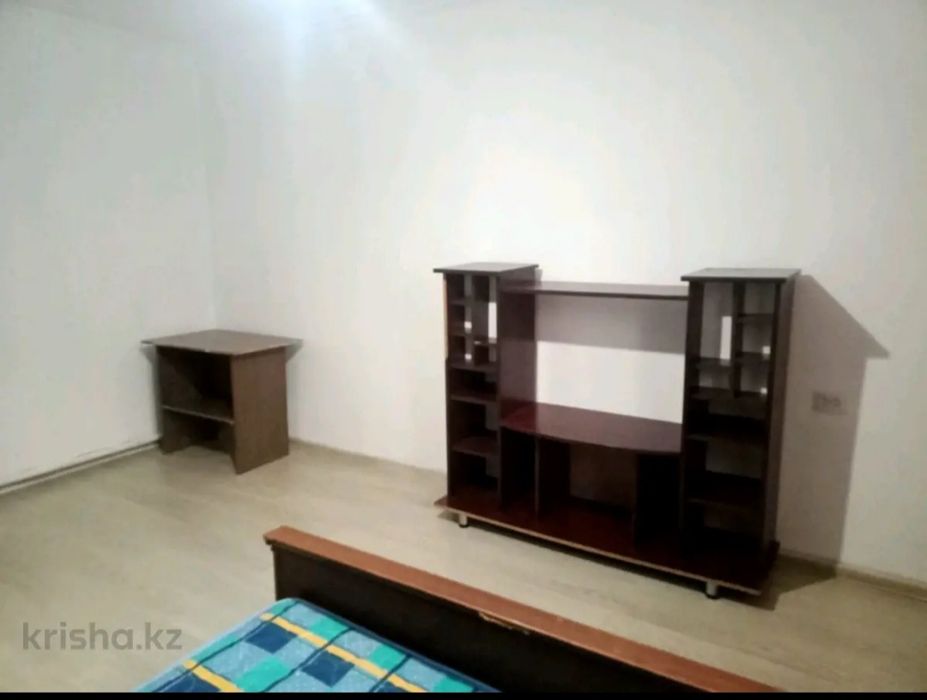 Сдам квартиру в  отдельностоящем доме из 4-ех квартир. За 110000 тг.