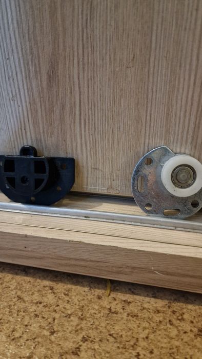 Ролик для шкаф купе