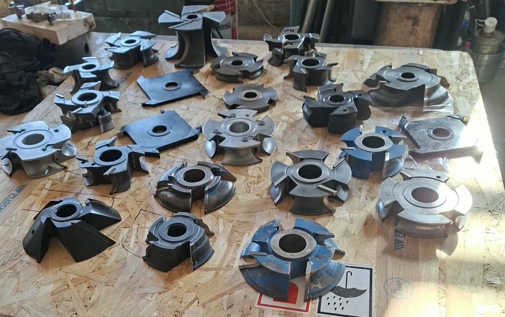 Lot 25 Freze pentru tamplarie originale