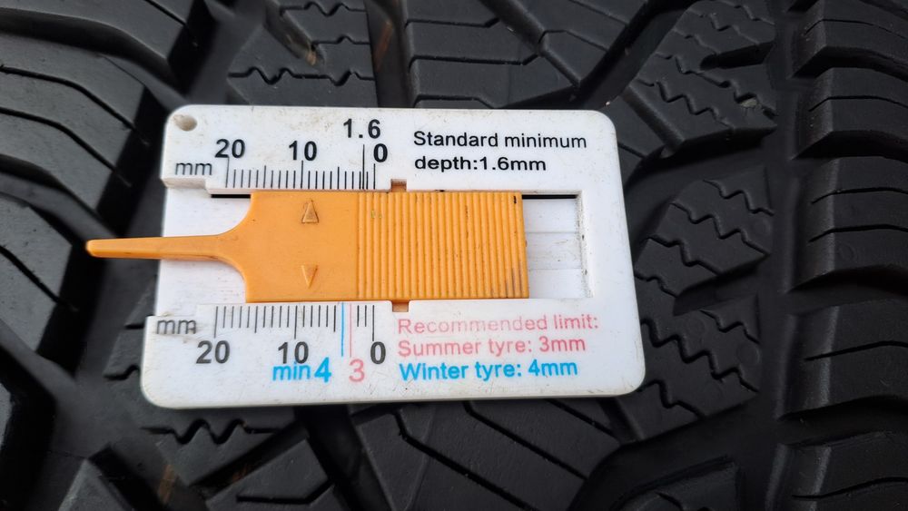 1бр. Почти Нова 225/45/17 Barum Quartaris 5