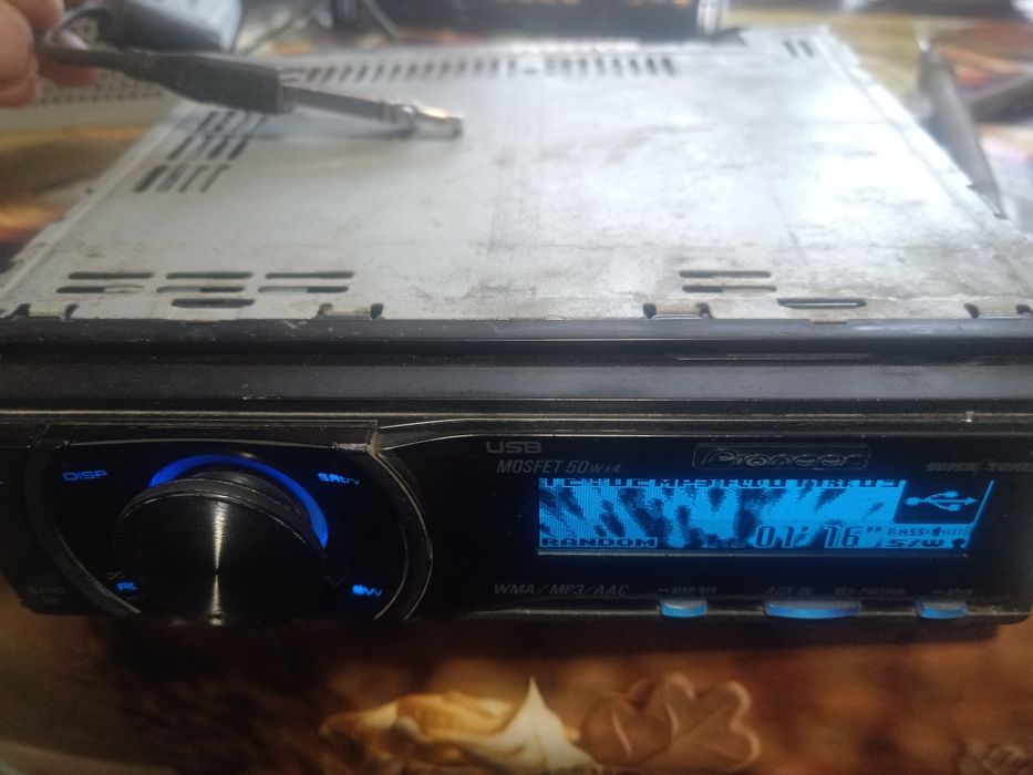 Магнитола и калонки пионер