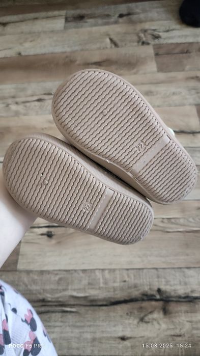 Новые сандали на левочку