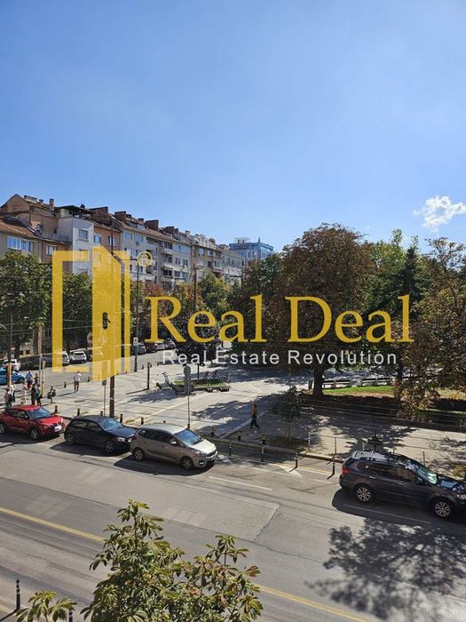 Дава се под наем Тристаен апартамент в София, Център - 90 кв.м за 1250 € - Снимка #4