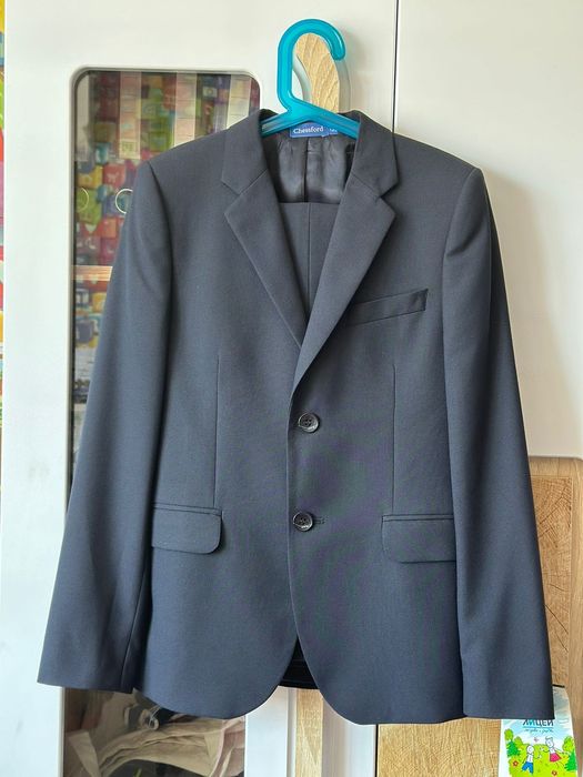 Костюм школьный тëмно-синий (р.146)