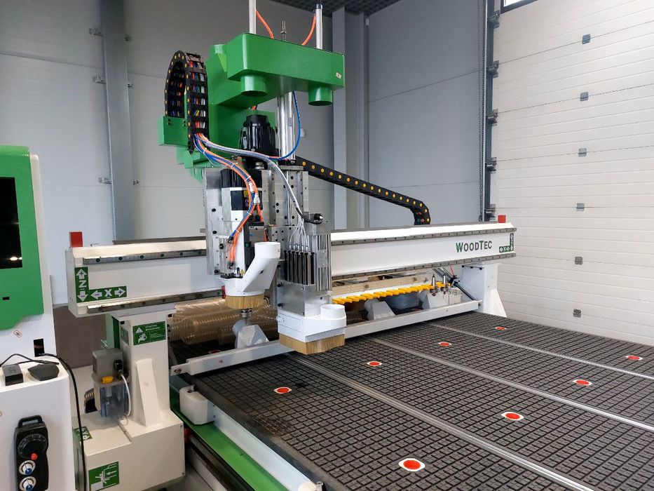 Фрезерно-гравировальный станок с ЧПУ WoodTec HA 2030 QP