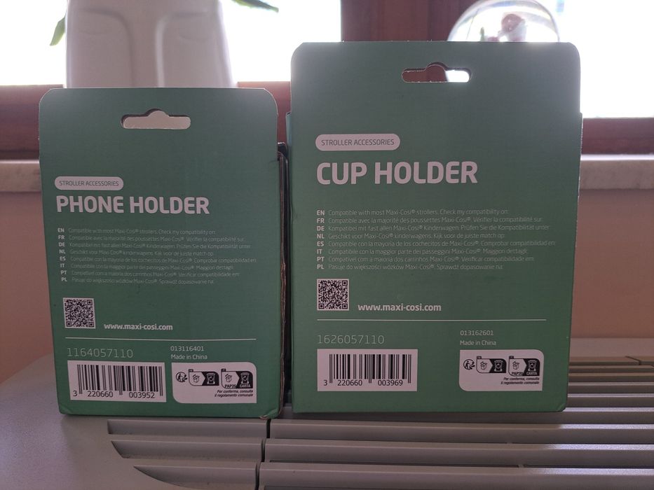 Чисто нови!!!Поставка-стойка за телефон и чаша за количка-Maxi Cosi
