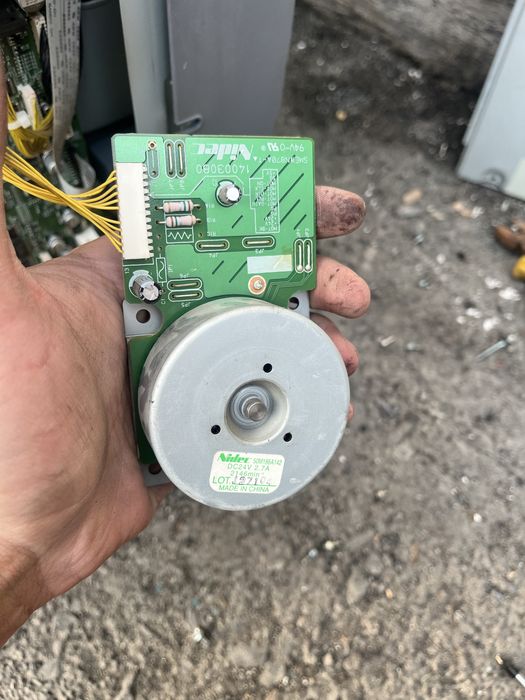 Принтеры на запчасти, есть еще пару