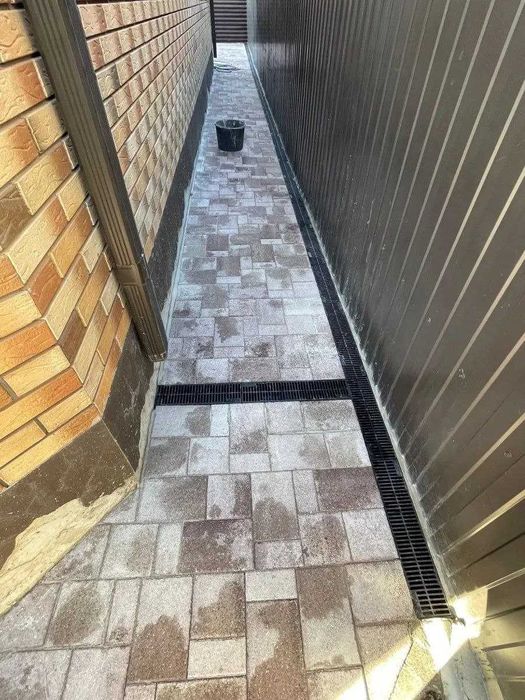 Комплект водоотводного пластикового лотка Gidrolica Light 08097