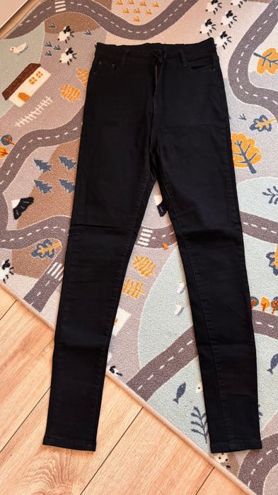 Повседневные джинсы