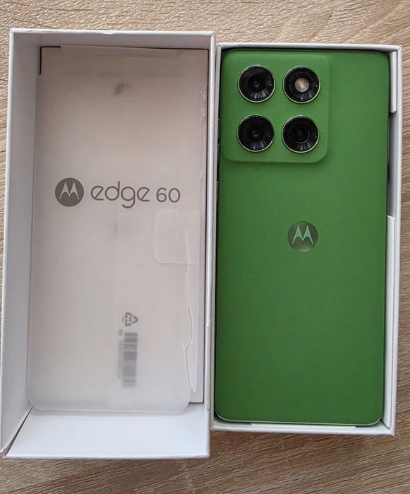 Продаю новый Motorola 60 Edge 12/512 GB