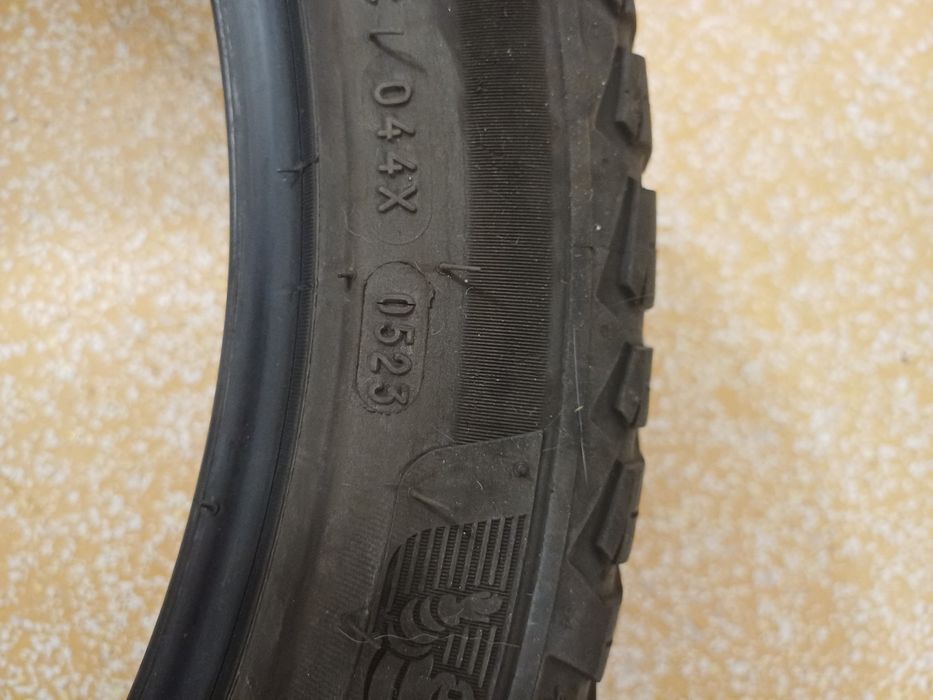 Vând anvelope 245/40/19