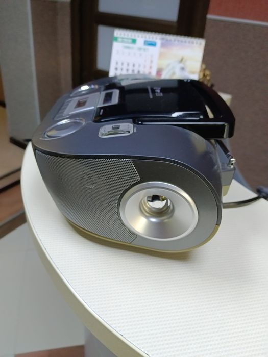 Продам магнитофон Philips