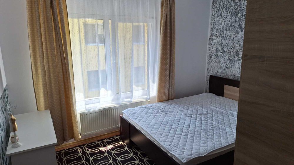 Inchiriez Apartamane cu 3 camere in Floresti