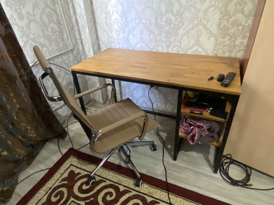 Офисное кресло отличное состание