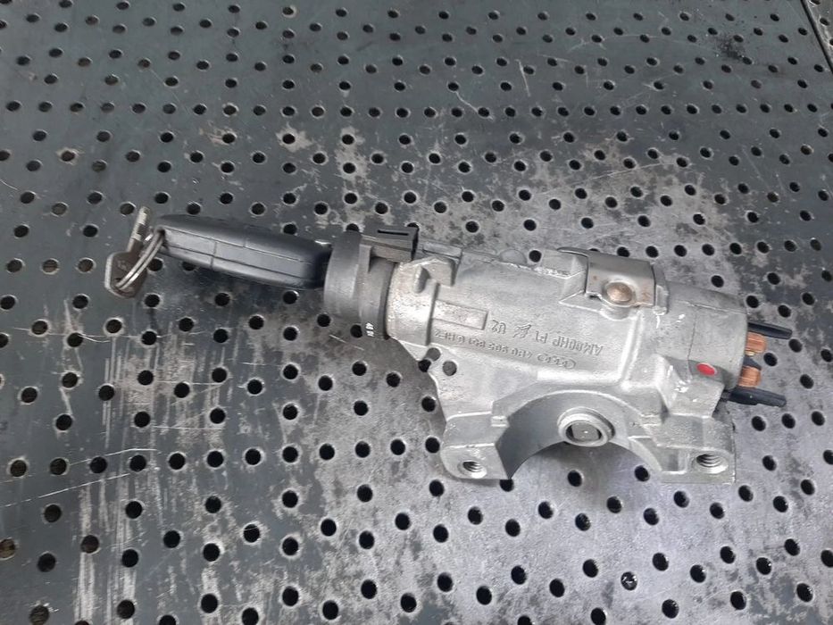 contact auto cu cheie  audi a6 c5 4b   2002 4b0905851c