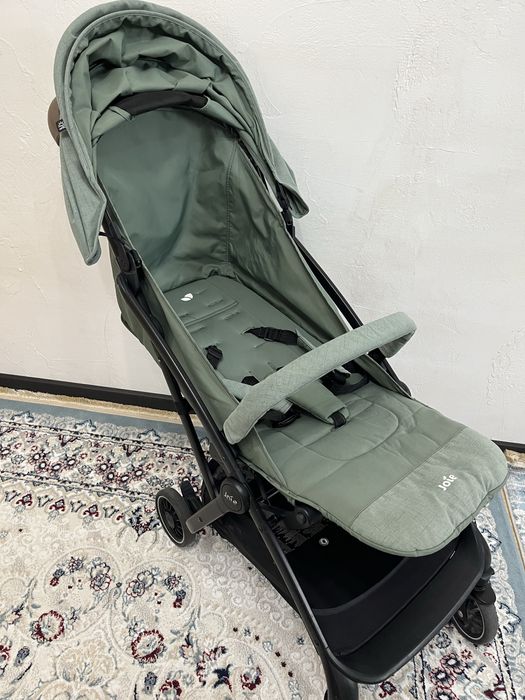 Продам коляску Joie Tourist
