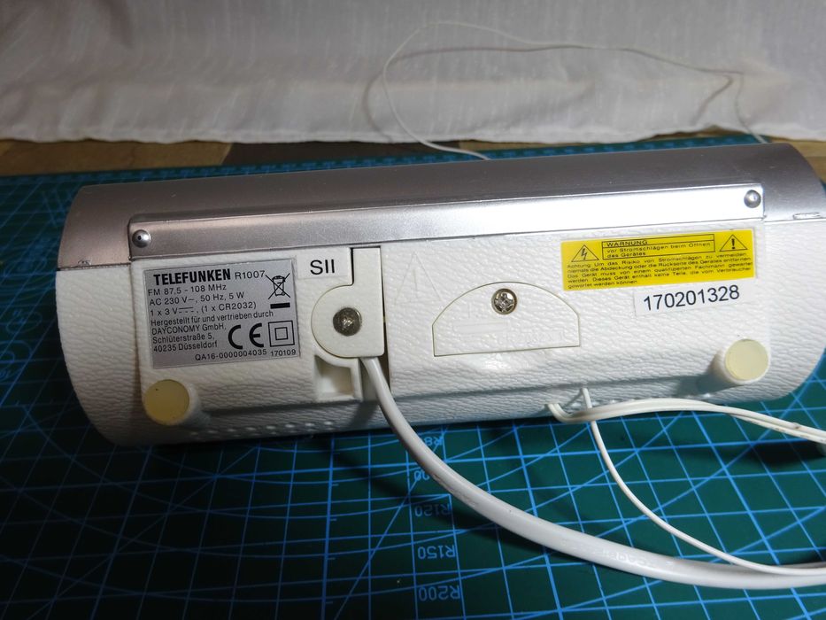 Aparat radio cu ceas Telefunken R1007