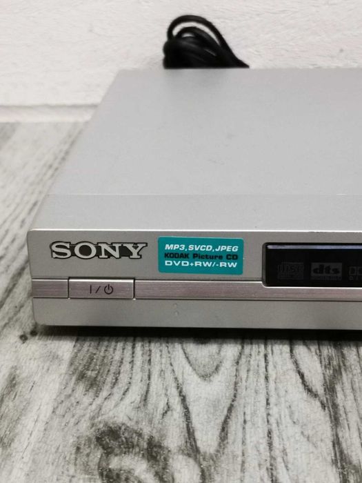 страхотен отвсякъде оригинален мп3 дивиди плеър на Сони
