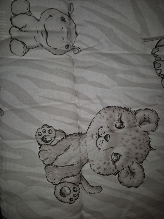 Vând apărători pătuț + tip rulou MimiNu