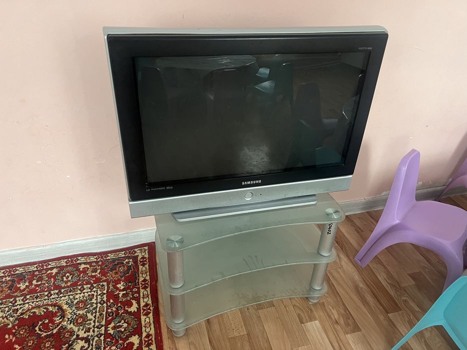 продам телевизор рабочии !