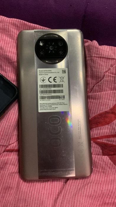 Продам поко х3 про 256 Гб