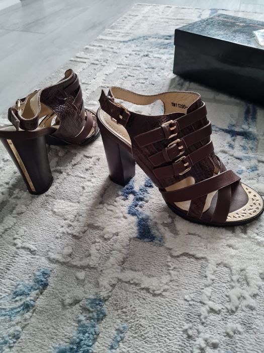 Продам женскую обувь