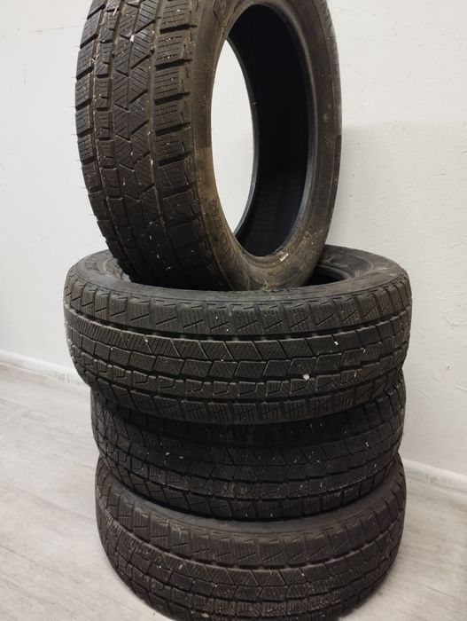 Зимние шины 215/60/17