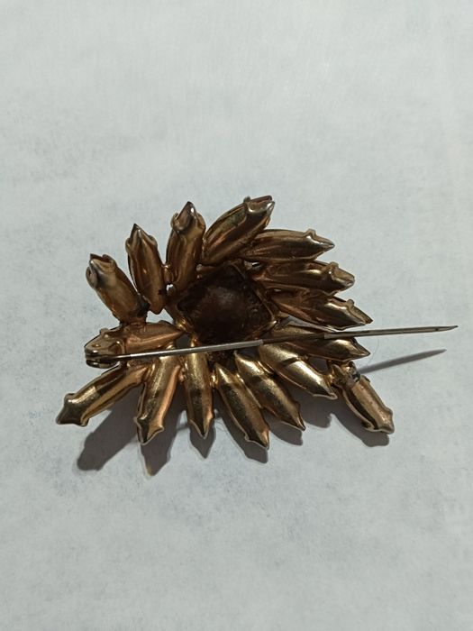 Продается бижутерия СССР,брошь 6000т