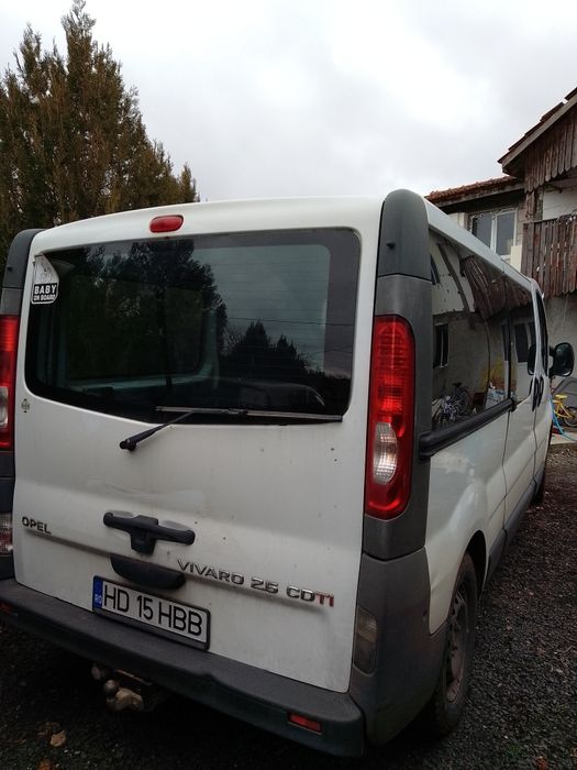 Vând urgent microbuz 8+1