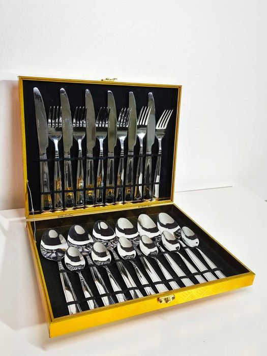 Set de tacamuri din 24 de piese, noi, de culoare argintiu, otel inoxidabil