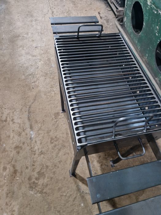Gratar gradina picnic grill 60x40x15x3 cu polițe demontabile