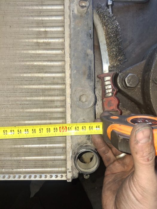 Продам радиатор на ваз 2110 12