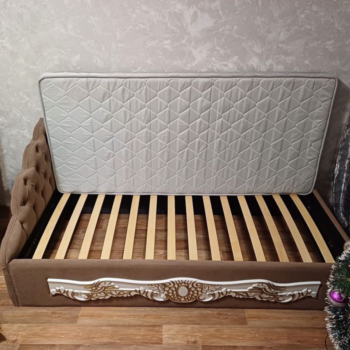 Кровать тахта     .