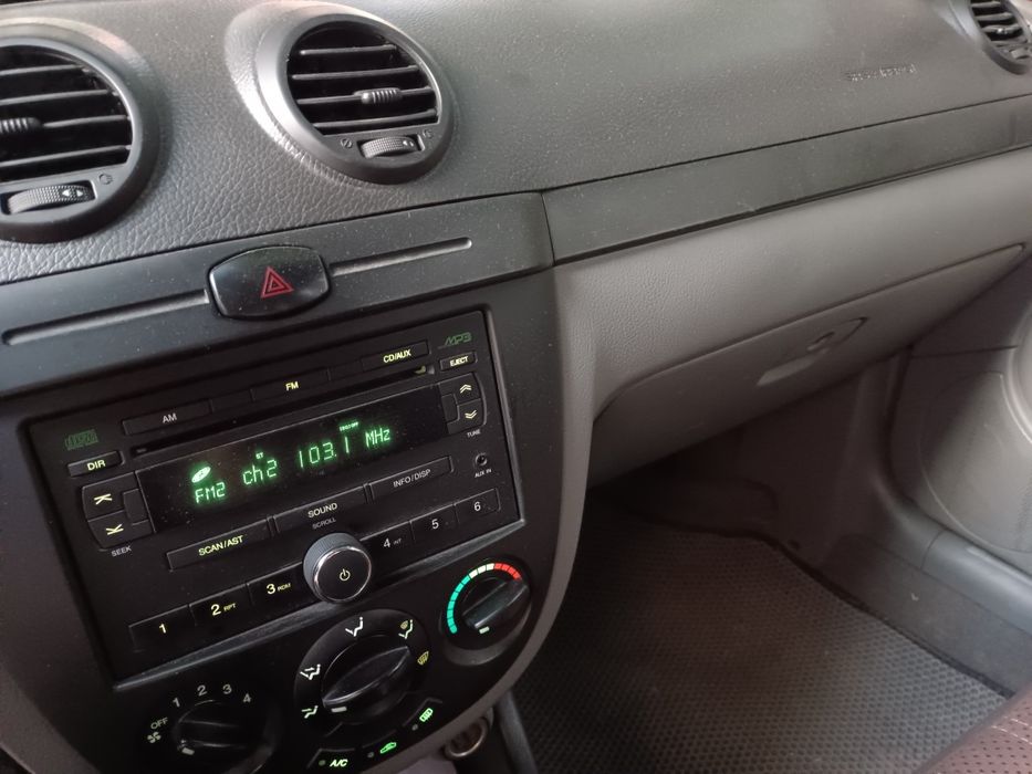 Продам шевроле лачетти.