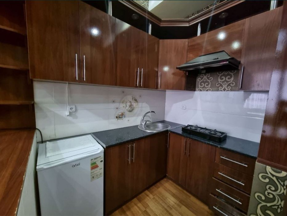 Срочно ижарага 1 хонали 4 этаж лифт бор. 200у.е Адрес Вокзал УзгазОил.