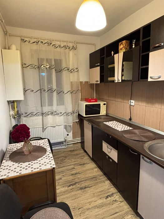 Închiriez apartament 2 camere