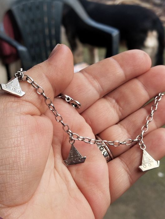 Brățară din argint cu bărcuțe