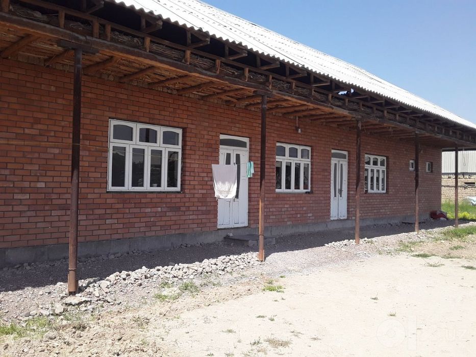 Продается 4 комнатный ДОМ в Ахангаране