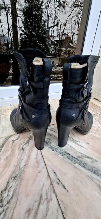Ghete elegante negre piele UGG 38