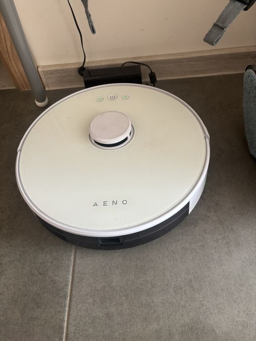Прахосмукачка робот AENO