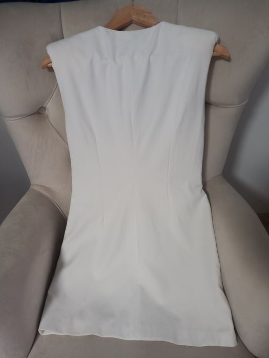 Rochie eleganta sacou fără mâneci măsură M alba Zara noua ch eticheta